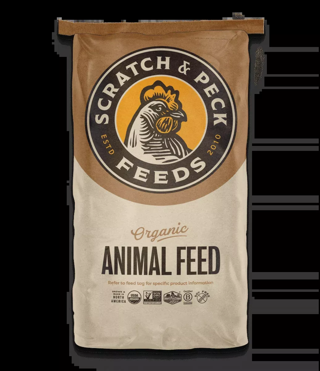 Scratch & Peck Organic Layer 16% Mash + Corn for Chickens & Ducks – 40lb Bag
