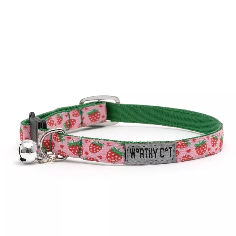 The Worthy Cat Collar Strawberries 10-12″